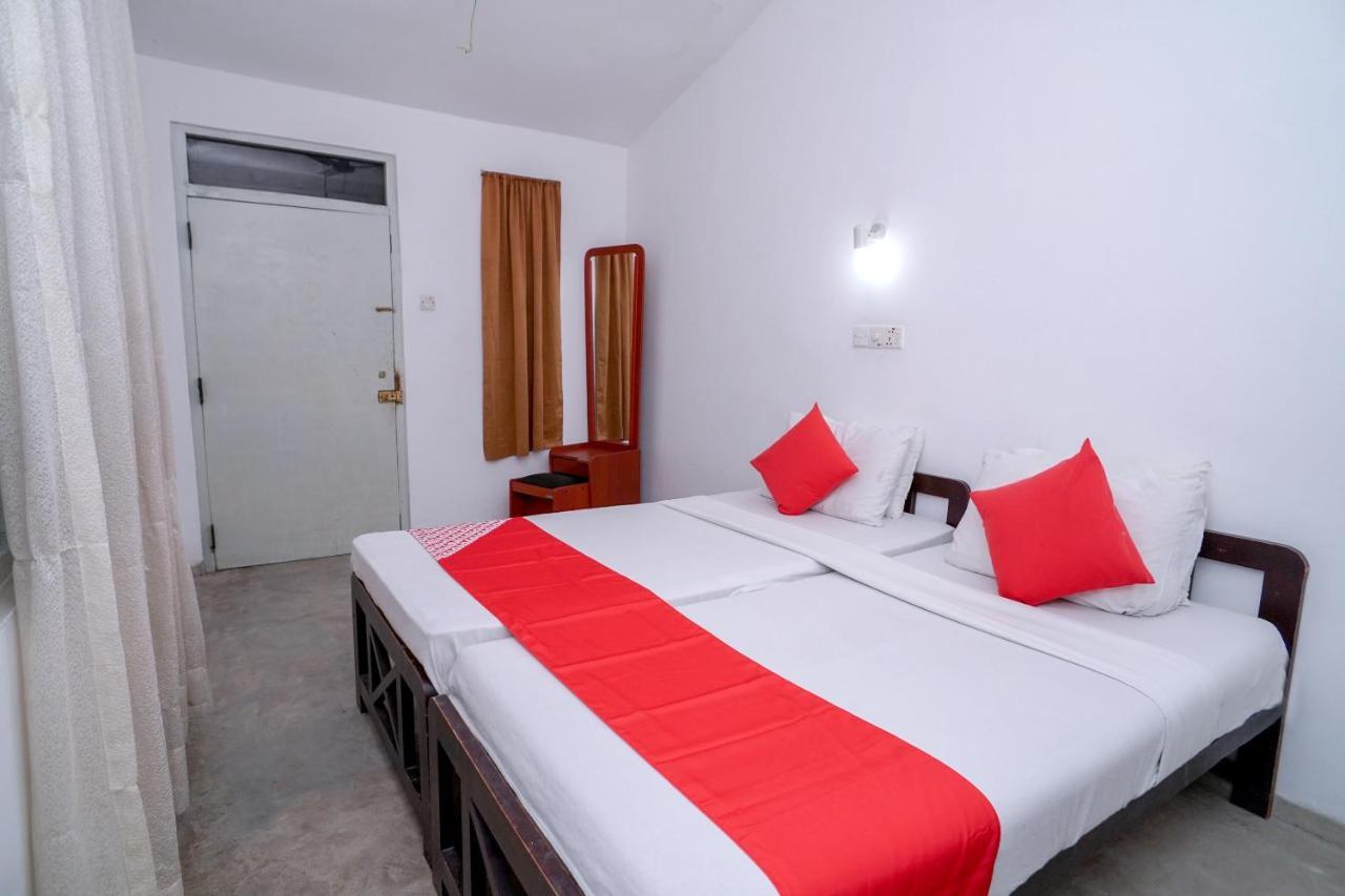 Oyo 384 Dilena Beach Resort 우나와투나 외부 사진
